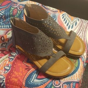 Sandals brand new, never worn